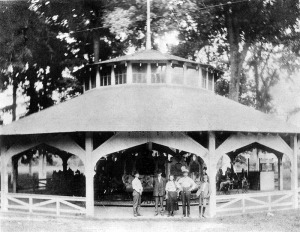 East End Merry-go-round, 1911